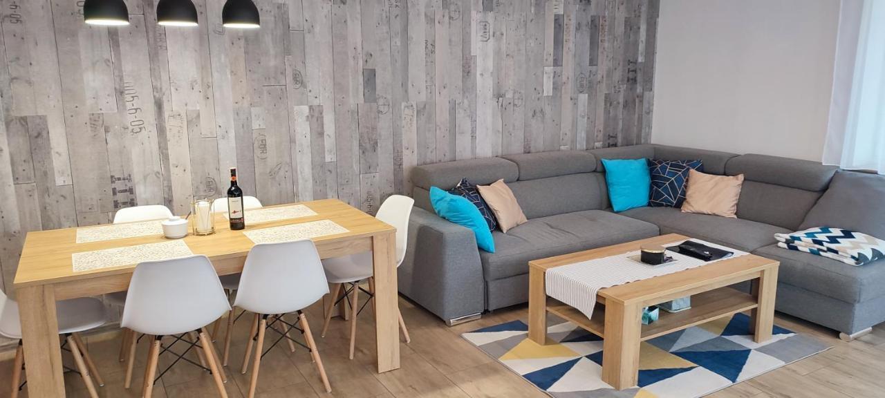 Apartament Kaola เยเลเนียกูรา ภายนอก รูปภาพ
